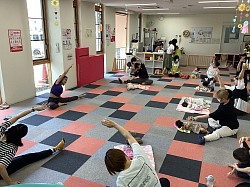 ママケア、ベビーヨガ